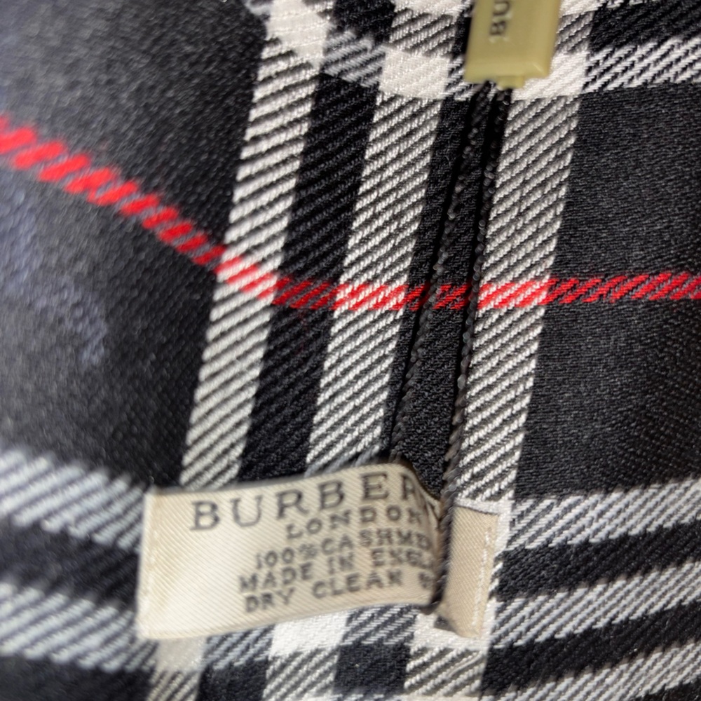 Burberry The Classic Check Cashmere Scarf for Women - 28”X66” - Picture 7 of 8